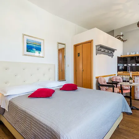 Captain's Pensión Split