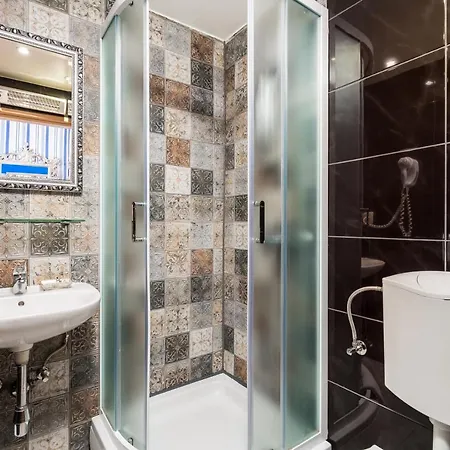 Гостьовий будинок Captain's 4*