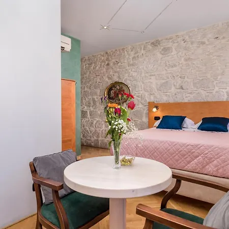 Captain's Guest house