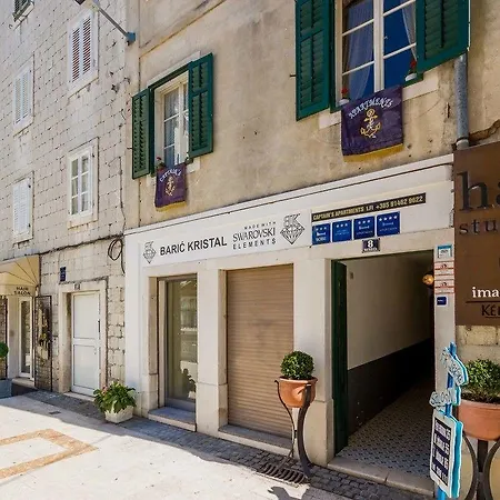 Captain's Vendégház Split