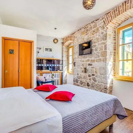 Captain's Гостьовий будинок Спліт