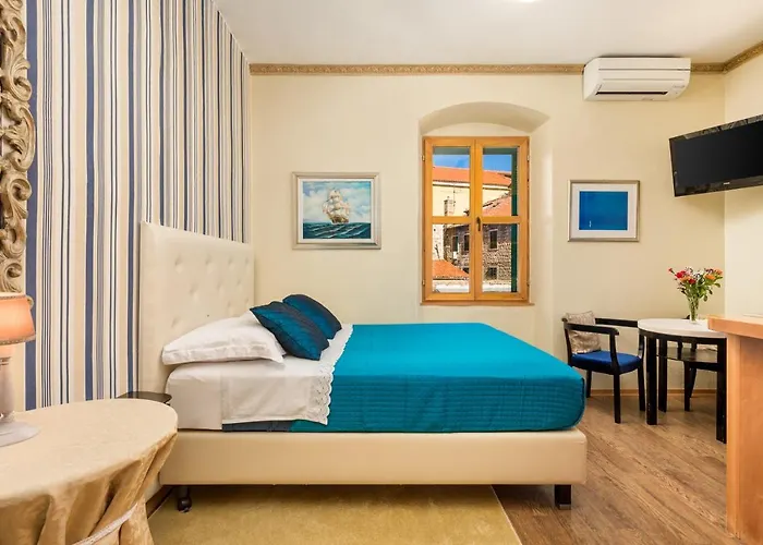 Captain's בית הארחה