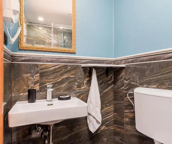 Captain's בית הארחה 4*