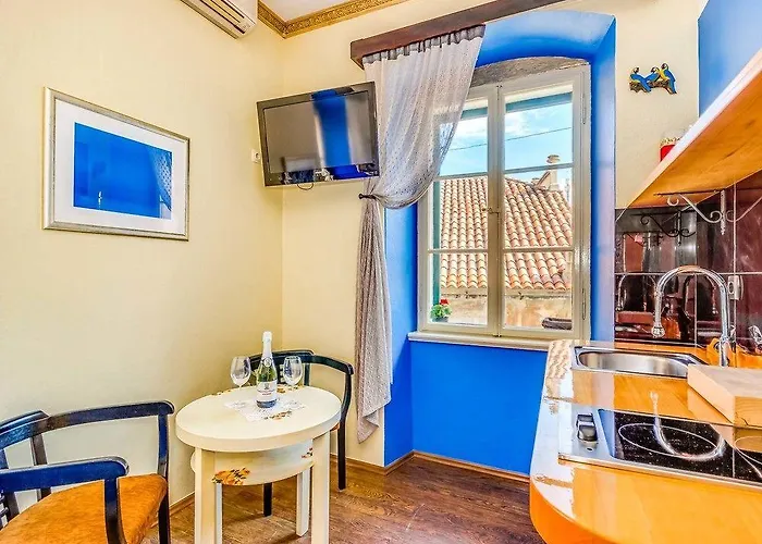 Captain's בית הארחה