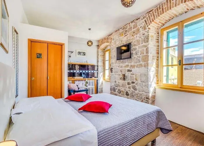 Captain's בית הארחה ספליט