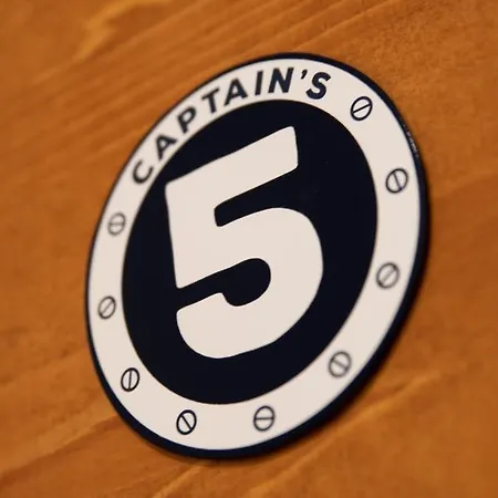 Captain's 4* Split
